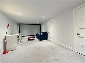 20 Porterfield Cres — Photo 13