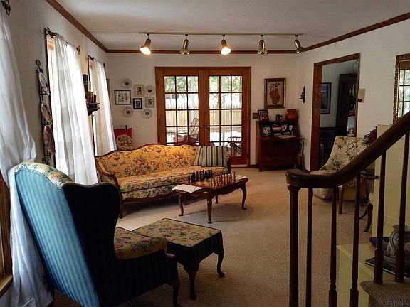 2nd image of 13 Hillcrest Ln