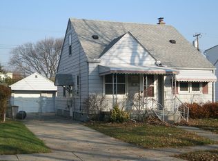 8077 Standard Ave, Center Line, MI 48015