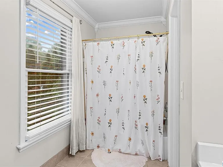 504 Hillock Trce — Photo 40