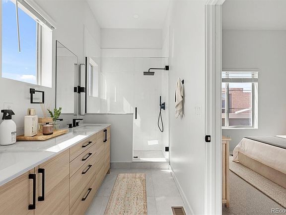 4th image of 3941 Upham Street