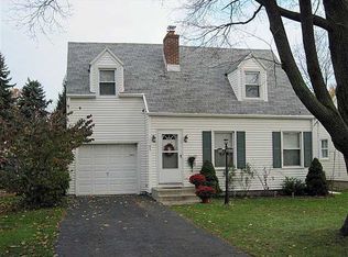 86 Heberle Rd, Irondequoit, NY 14609