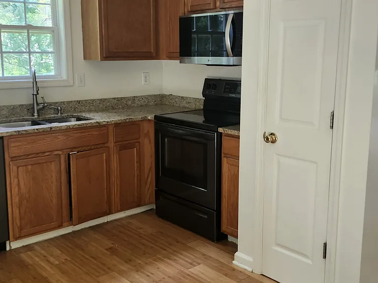279 Fairview Dr — Photo 14