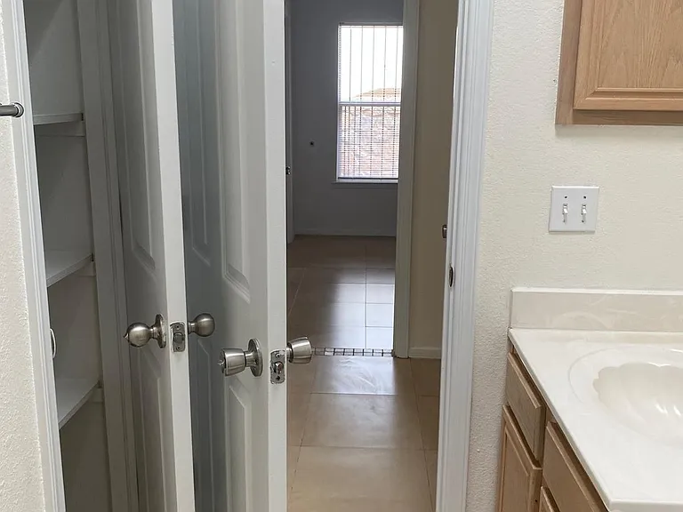 2150 King James Pl #1 — Photo 3