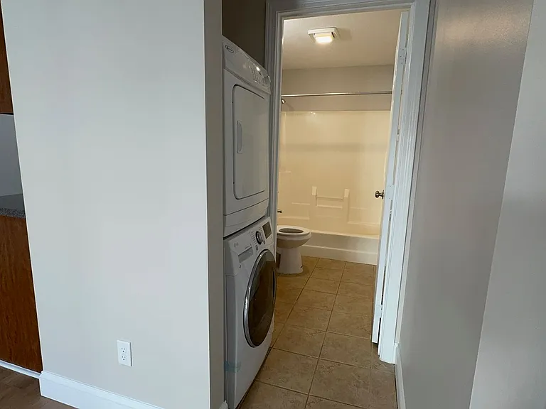 Pondsview Apartments — Photo 76