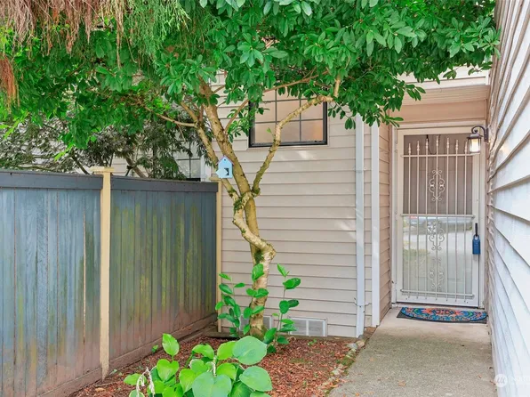 4036 S 159th Lane, Tukwila, WA 98188