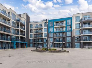 10 Concord Pl #412, Grimsby, ON L3M0G6