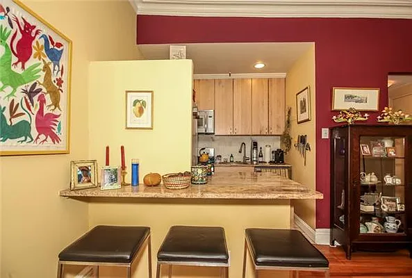 Sold by Avenue Sotheby's International Realty | media 16