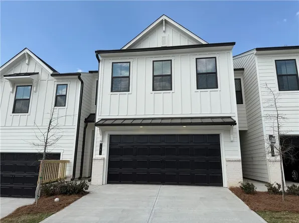 7353 Mulberry Trace Ln, Flowery Branch, GA 30542