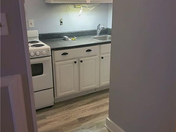 4th image of 439 Grafton Ave #4