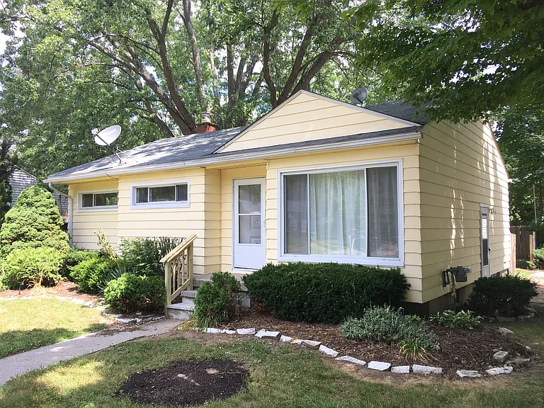 2829 Comanche Ave — Photo 1