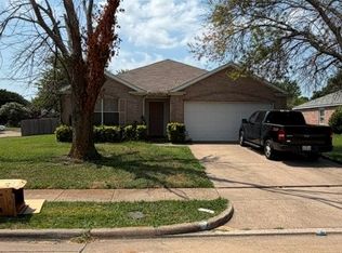 822 Breton Dr, Glenn Heights, TX 75154