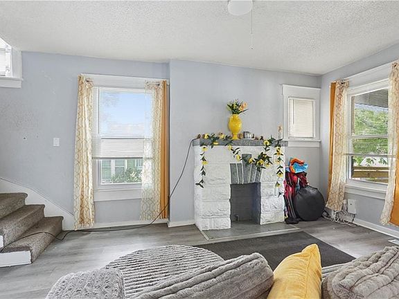 5th image of 3731 Olive St