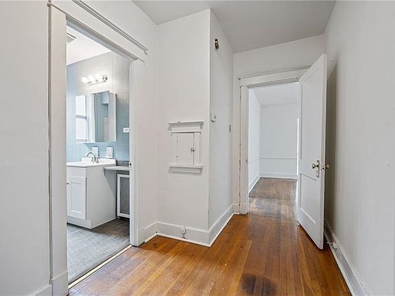 2nd image of 5636 Beacon St #1