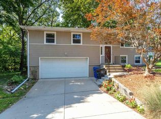 3417 40th St, Moline, IL 61265