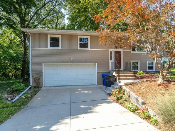 3417 40th St, Moline, IL 61265