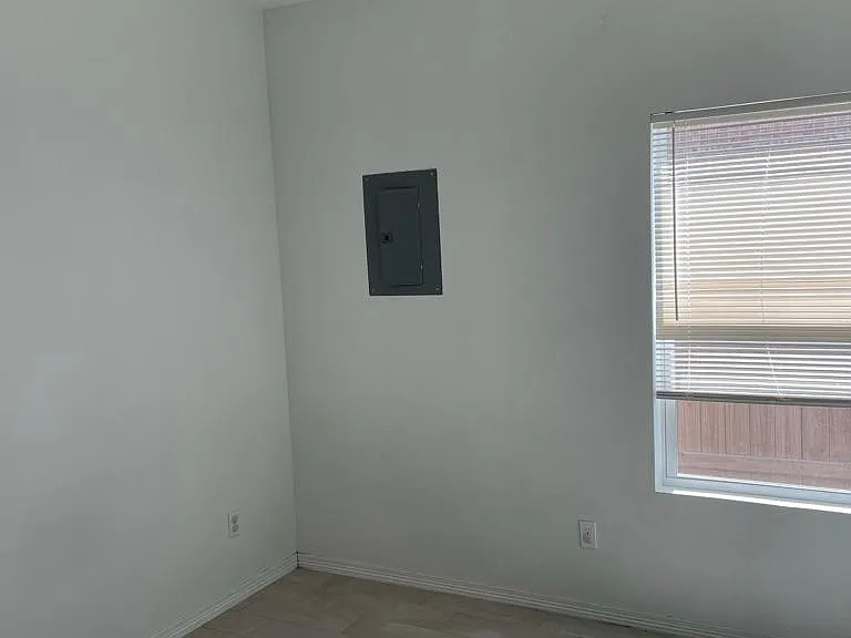 2-3605 Valeria St #2 — Photo 8