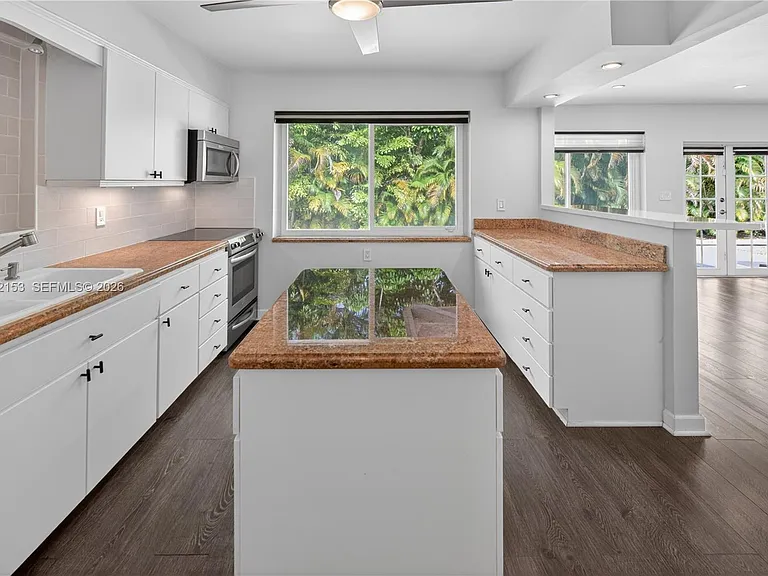 10025 NE 3rd Ave — Photo 43
