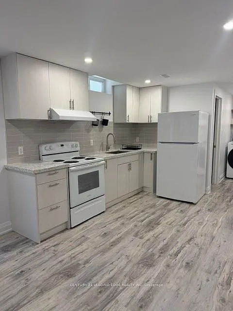 26 Doric St #LOWER