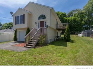 136 Peat Meadow Rd, New Haven, CT 06513