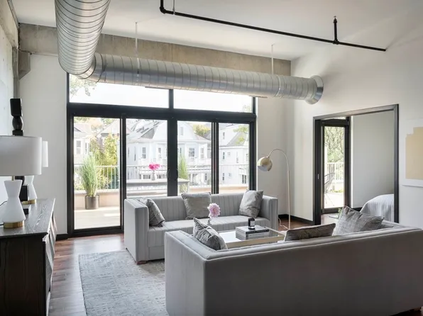 1060 Broadway #102, Somerville, MA 02144