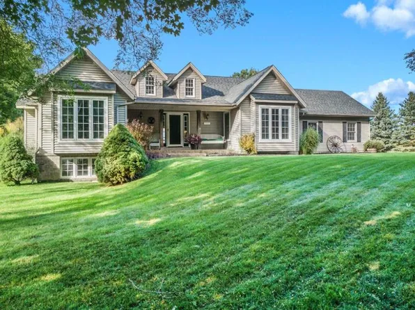 9085 E Bc Ave, Richland, MI 49083