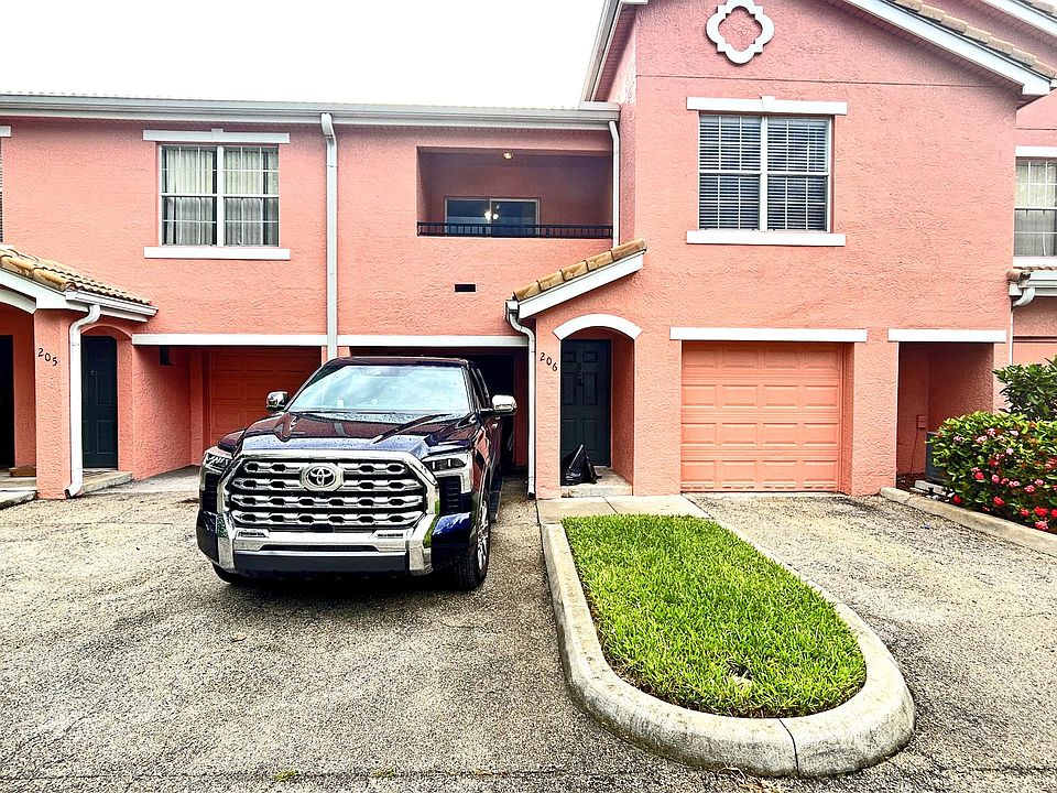 1st image of 118 SW Peacock Blvd #206
