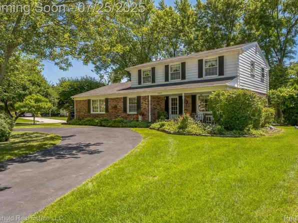 25819 Branchaster Rd, Farmington Hills, MI 48336