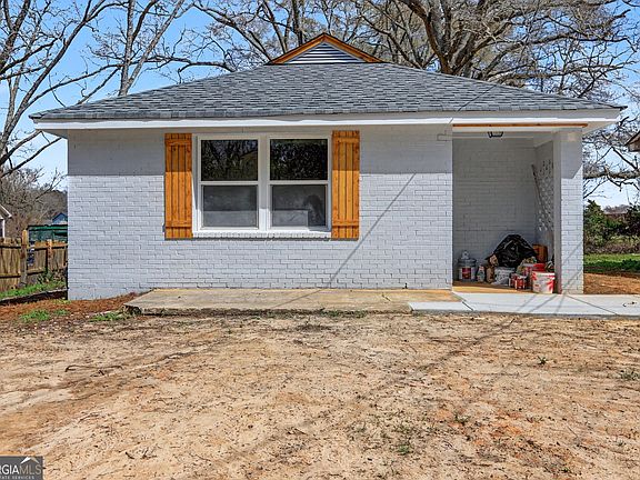 2nd image of 7 Jackson St