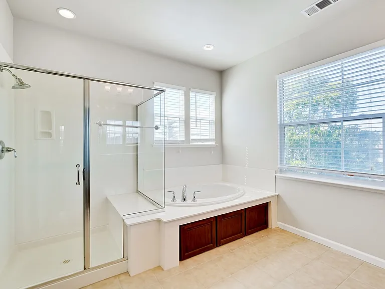 104 Alden Ct — Photo 28