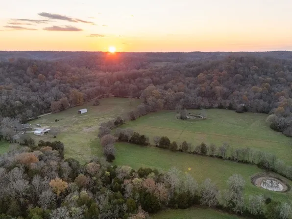 533 Solomon Rd, Pulaski, TN 38478