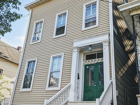 2nd image of 210 Suydam St
