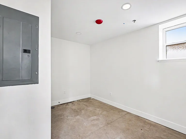 4729 Rohns St #1A — Photo 18