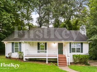 341 Hill Crest Cir, Woodstock, GA 30188