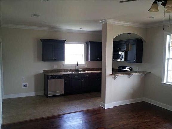 2nd image of 5721-23 Pasteur Blvd