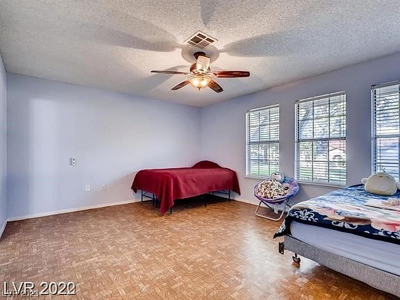 4th image of 701 Spyglass Ln