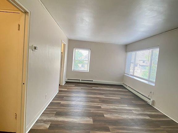 4th image of 2100 Pleasant Ave #303