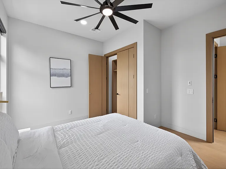 423 SW 13th St — Photo 56