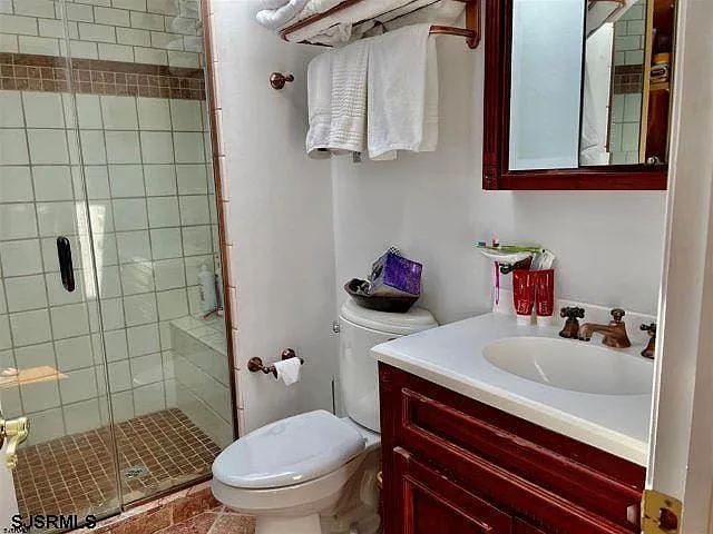 106 S Essex Ave — Photo 18