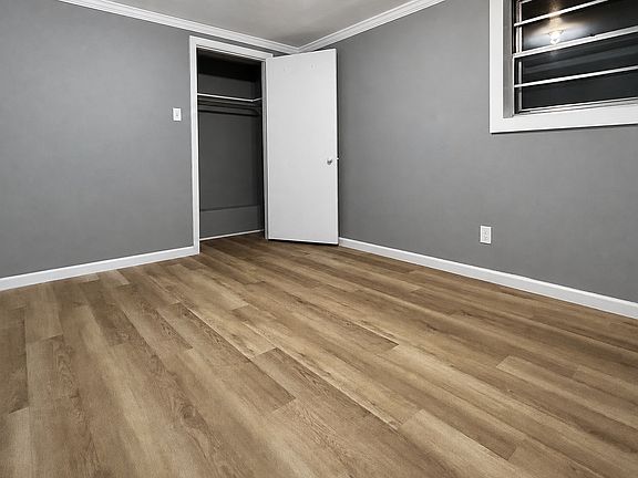 5th image of 2417 W 20th St