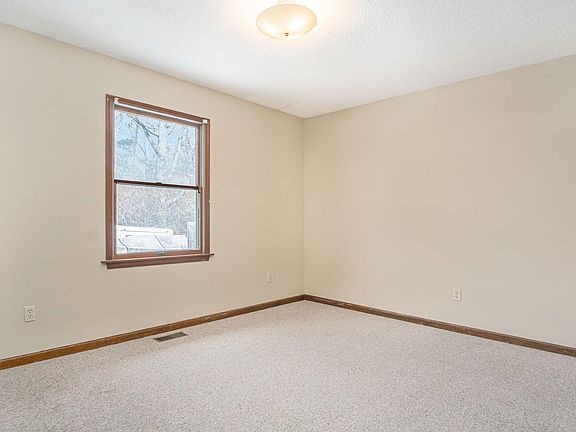 4th image of 14114 152nd Ave