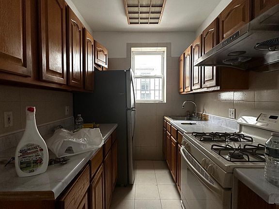 4th image of 8713 26th Ave #2