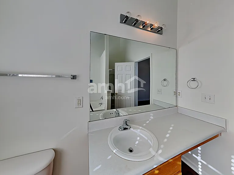 2521 Fairstone Ave — Photo 14