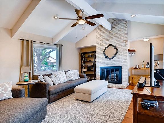 5th image of 3308 Regent Dr