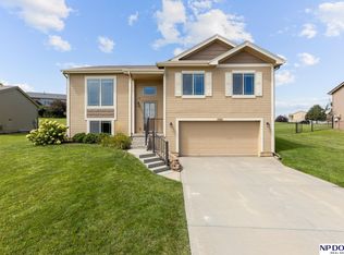 5026 N 161st St, Omaha, NE 68116