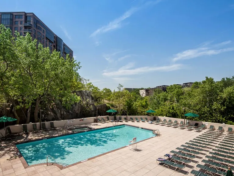250 Gorge Rd #7H — Photo 3