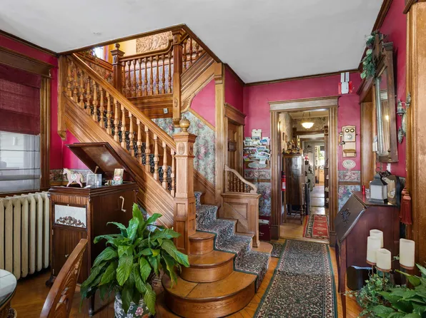 399 Bentley Avenue, Poultney, VT 05764