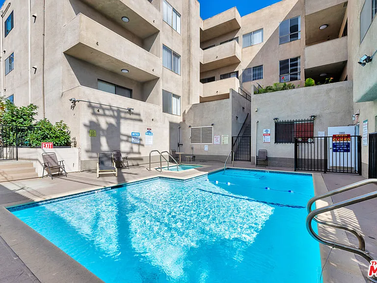 1727 S Bentley Ave #209 — Photo 30