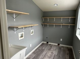 2020 King Ln #B, Myrtle Pt, OR 97458