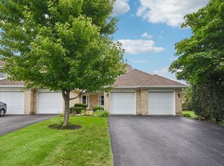 418 Lakeview Cir, Bolingbrook, IL 60440
